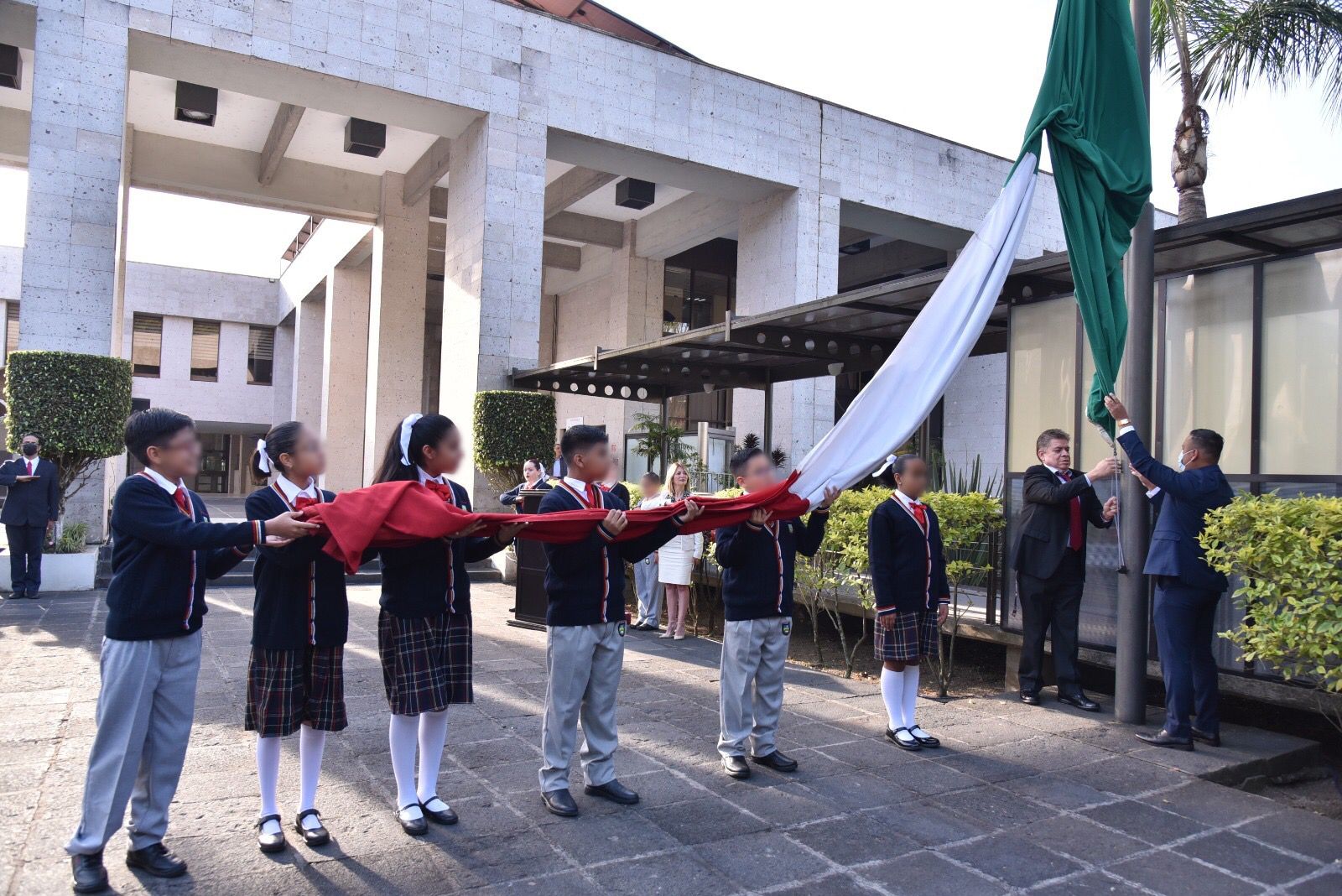 En el Congreso, estudiantes de primaria rinden honores a la Bandera ...